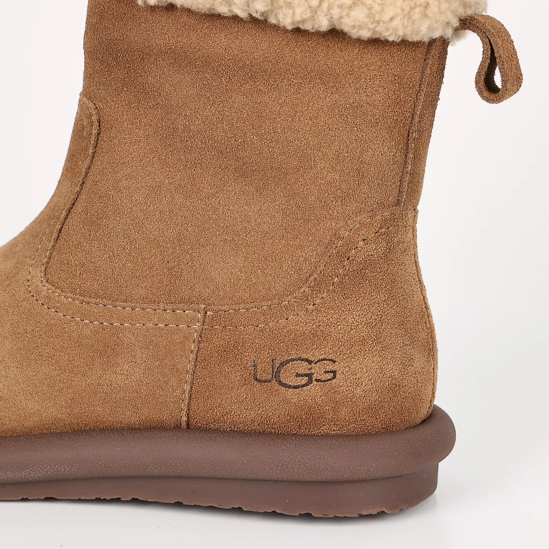 Pick up locally 💰720 The core recommendation is good price 𝐔𝐠𝐠 23 popular handmade sheep's curly boots Maillard girl's dream boots Korean and Korean style Fully handmade first-layer cow suede Teddy sheep's curly wool lining The combination has a great autumn and winter atmosphere Size: 35 36 37 38 39 40